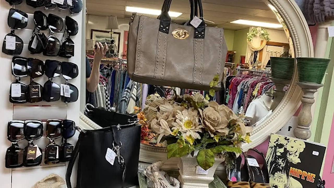 Consignment store in Ocean View, Delaware: Christine's Consignments