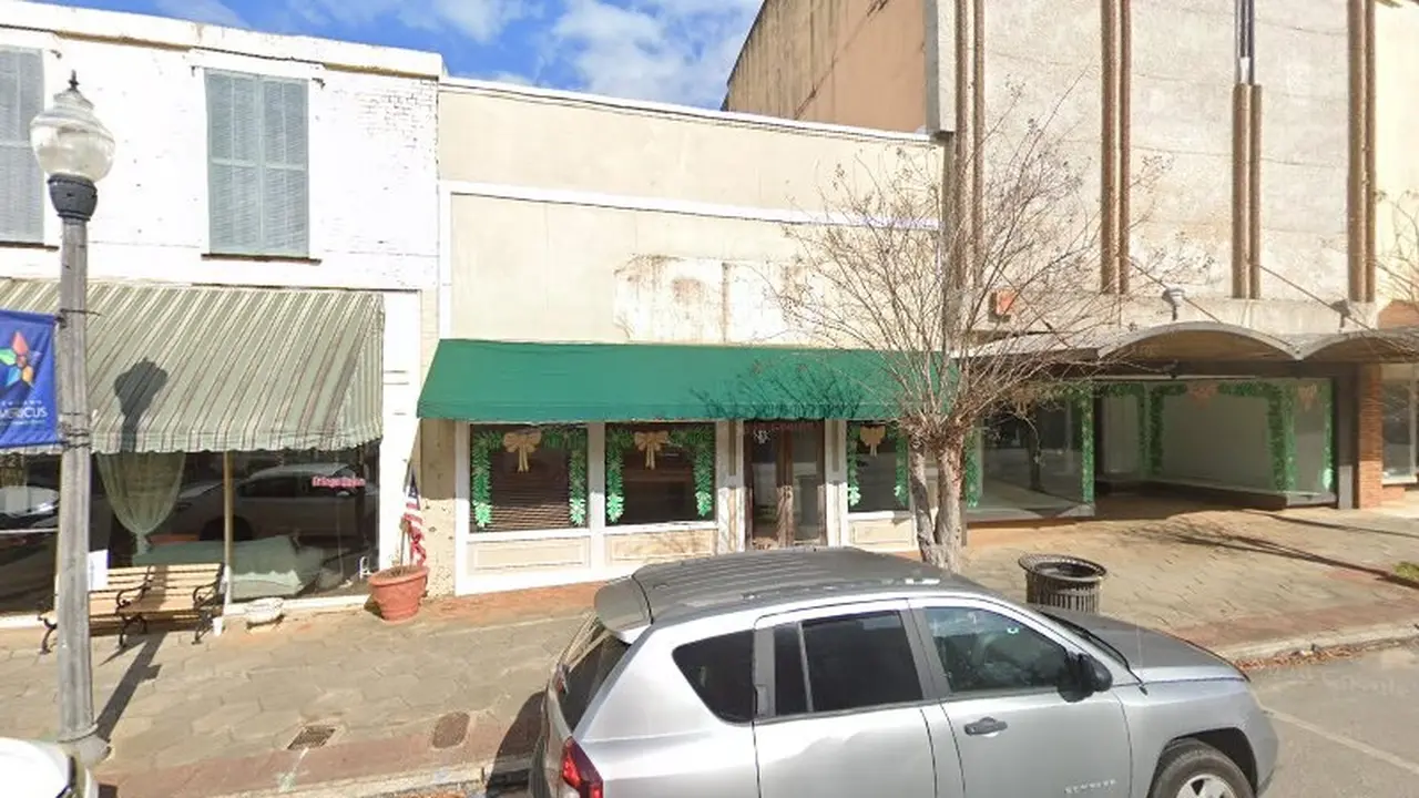 Consignment store in Americus, Georgia: Cici's Market