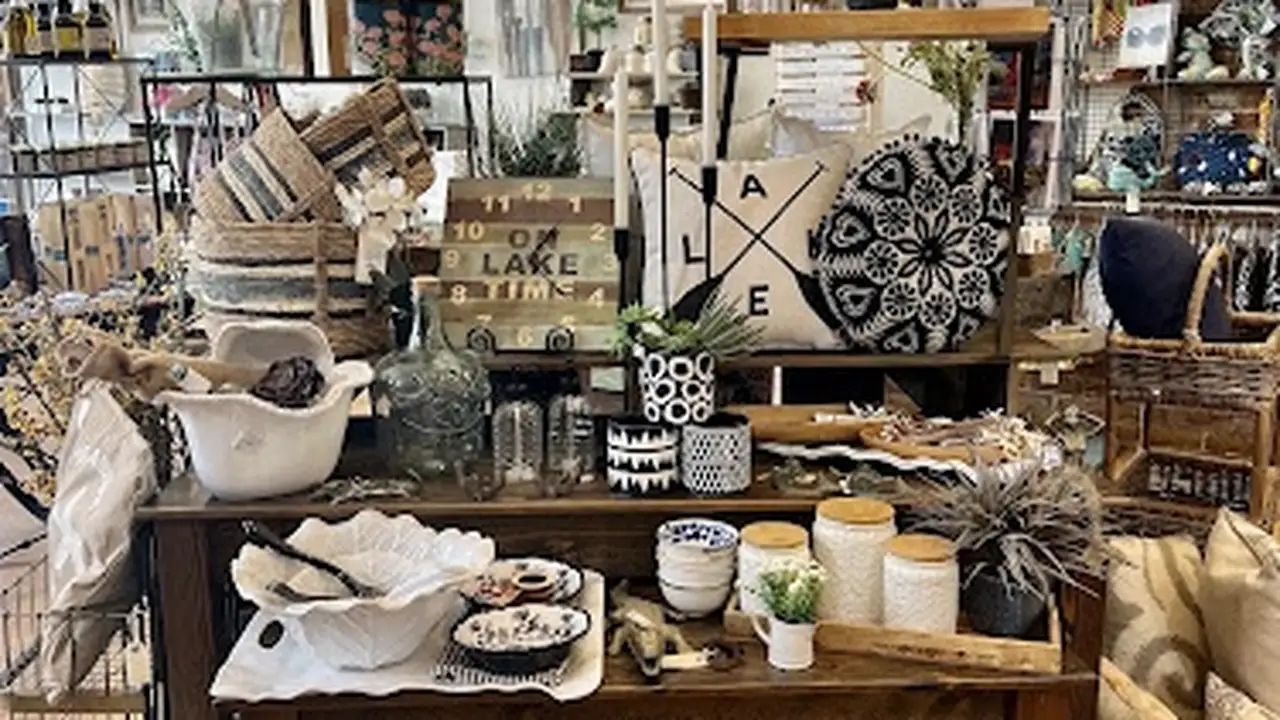 Consignment store in Winnsboro, Texas: Clara Ida Frances
