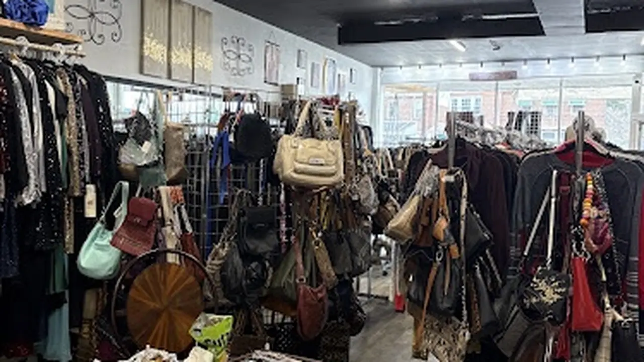Consignment store in Baltimore, Maryland: Classic Consigns by KYS