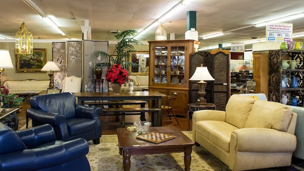 Consignment store in Durham, North Carolina: Classic Treasures Furniture Consignment