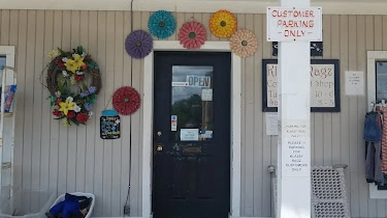 Consignment store in Blackshear, Georgia: Classy Rags