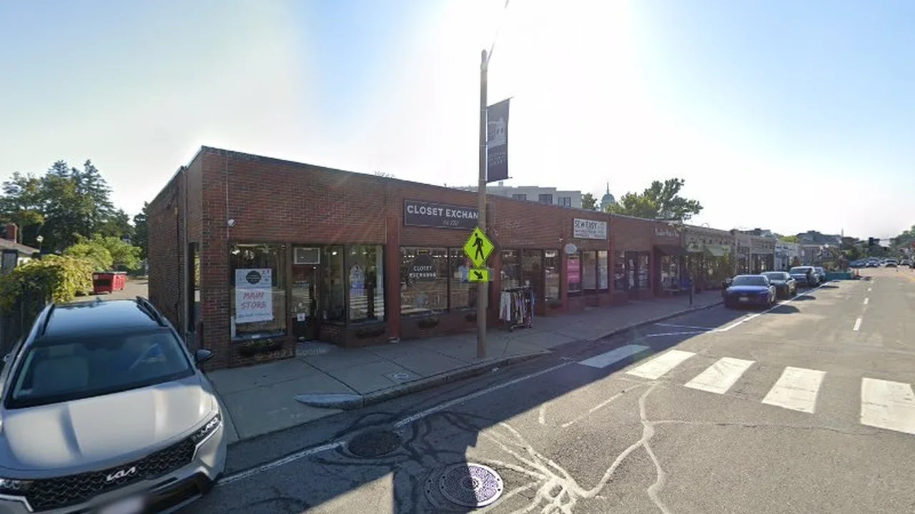 Consignment store in Needham, Massachusetts: Closet Exchange In-Take