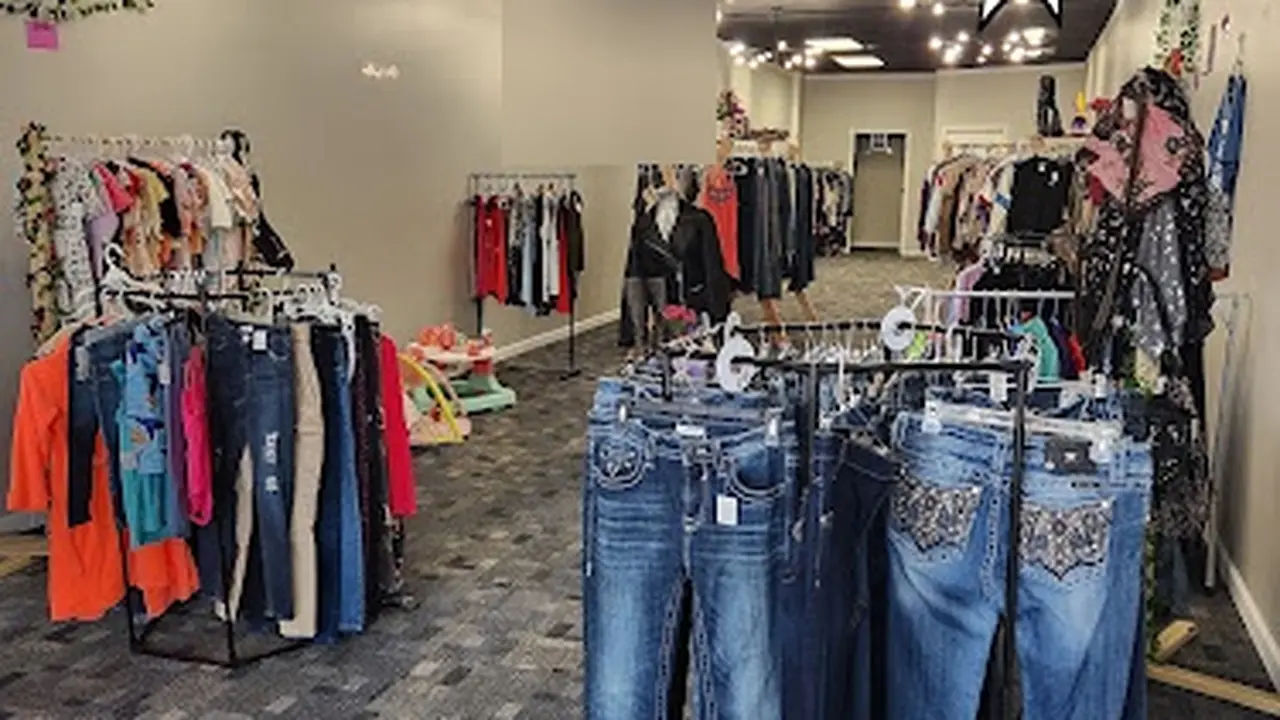Consignment store in Brooklyn, Michigan: Closet Explosion