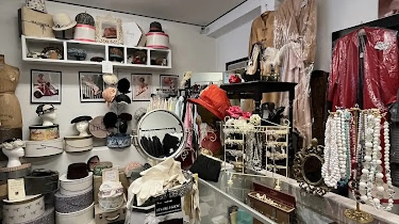 Consignment store in Newport, Rhode Island: Closet Revival