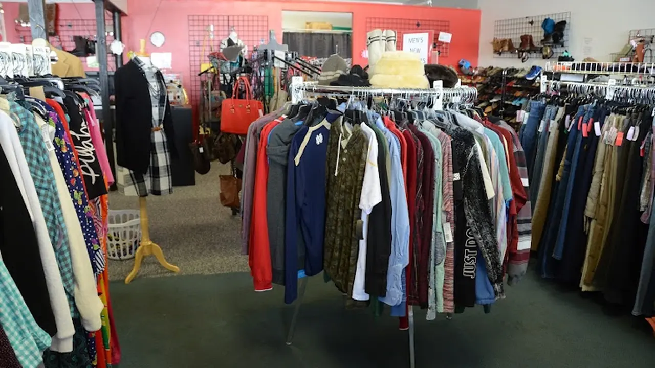 Consignment store in Portland, Indiana: Closet Update