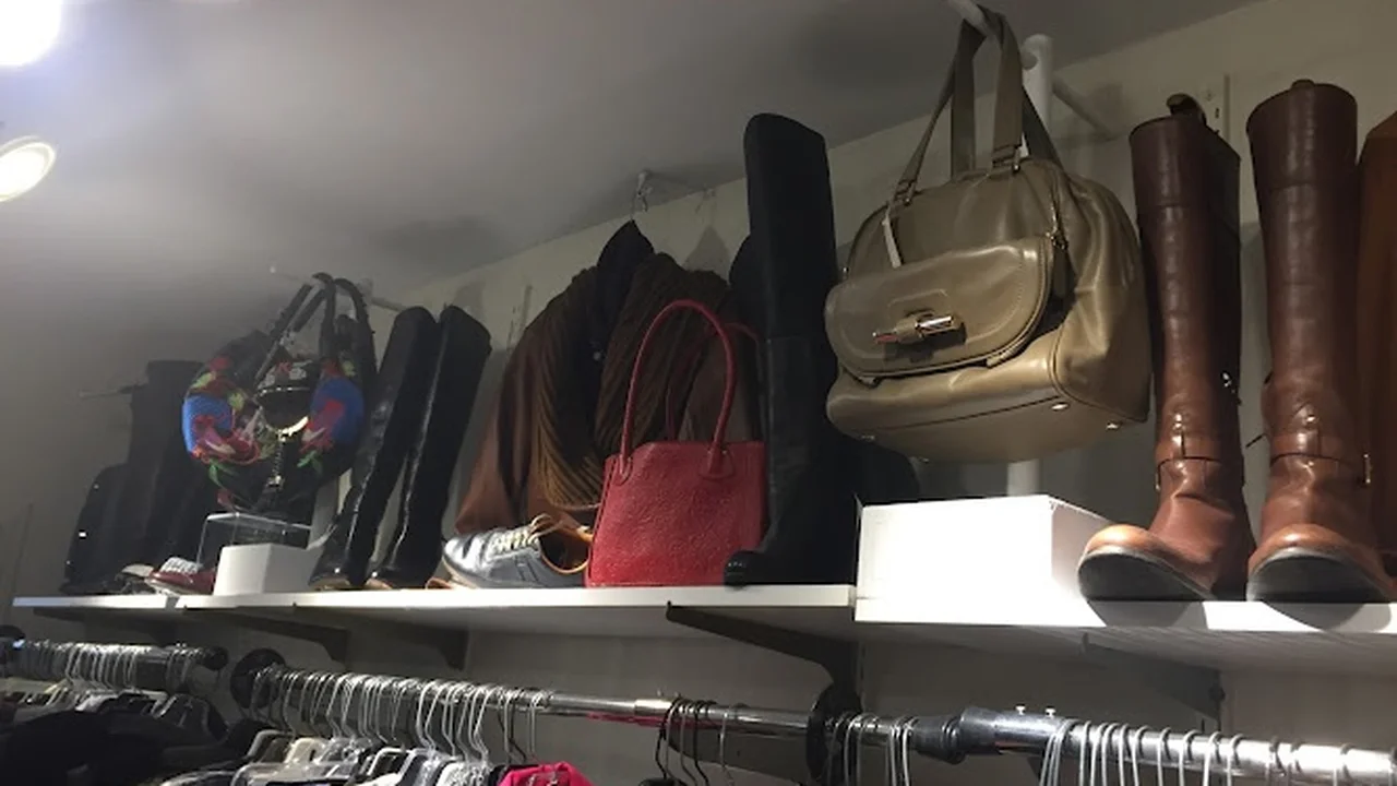 Consignment store in Washington, DC: Clothes Encounters DC