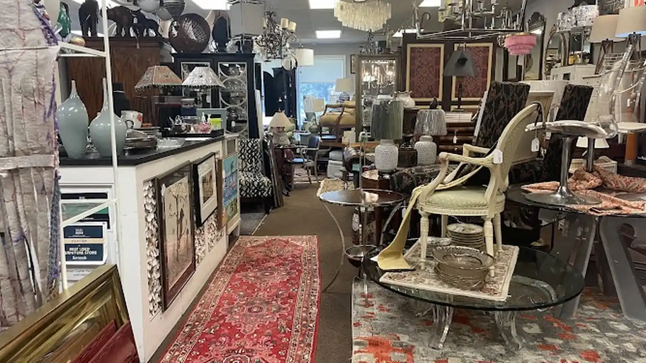 Consignment store in Savannah, Georgia: Clutter Furnishings & Interiors