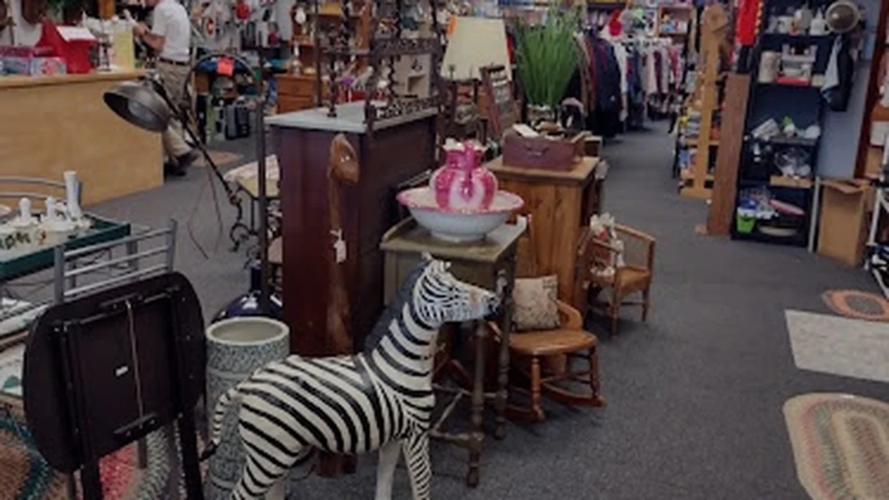 Consignment store in Putnam, Connecticut: Co-op Consignment
