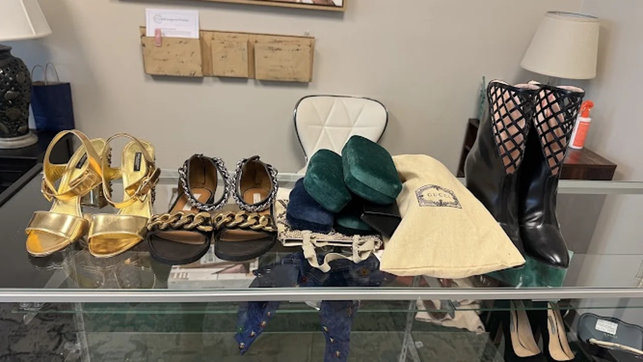 Consignment store in Kill Devil Hills, North Carolina: Coastal Consignment Boutique