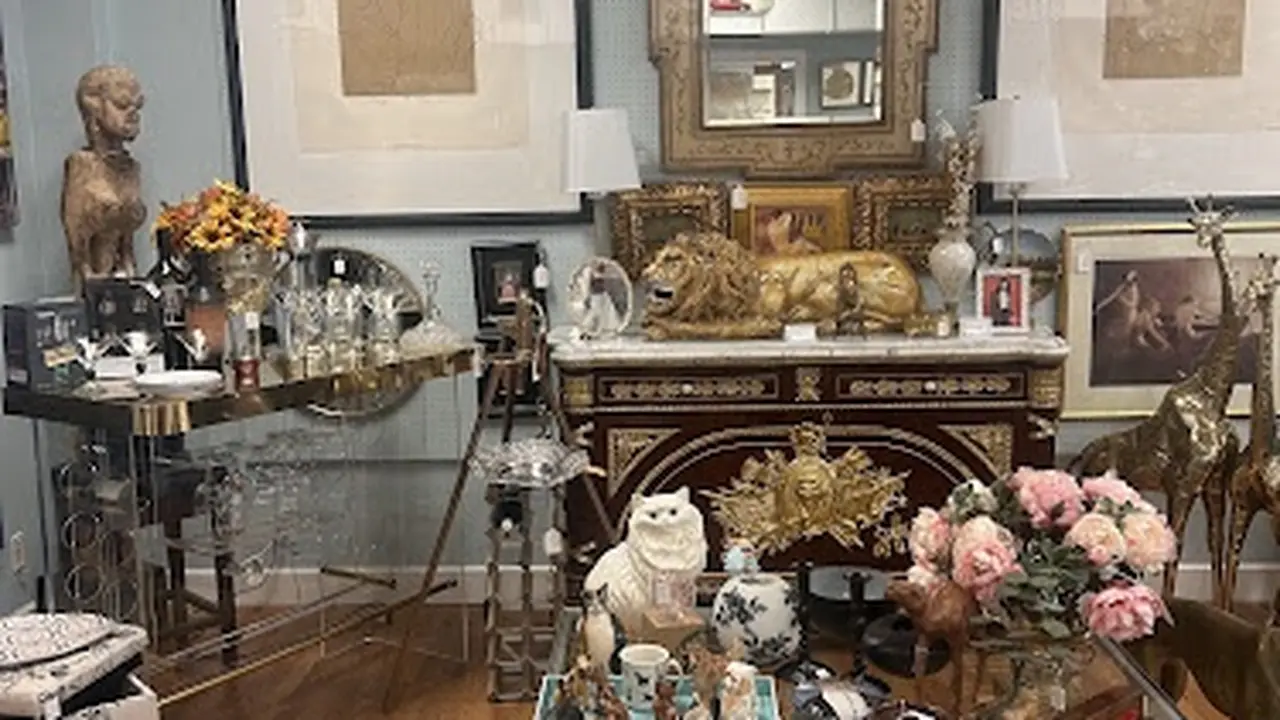 Consignment store in Boca Raton, Florida: Coizas Consignments