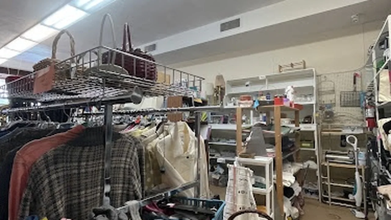 Consignment store in Arlington, Virginia: Columbia Pike Thrift Shop