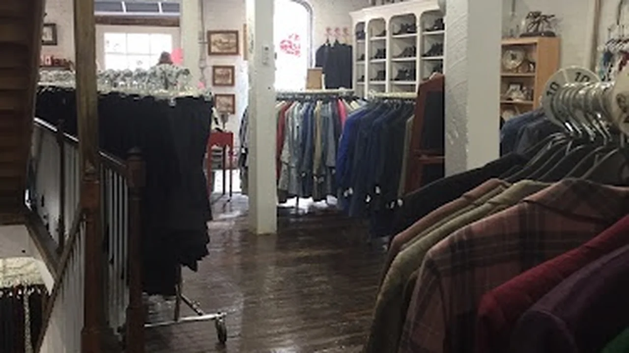 Consignment store in Midway, Kentucky: Commotion! Consignment Riding Apparel