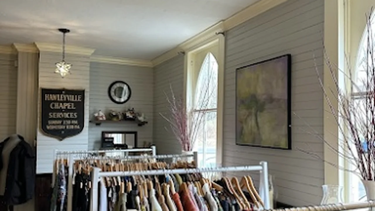 Consignment store in Newtown, Connecticut: Confession Curated Clothing