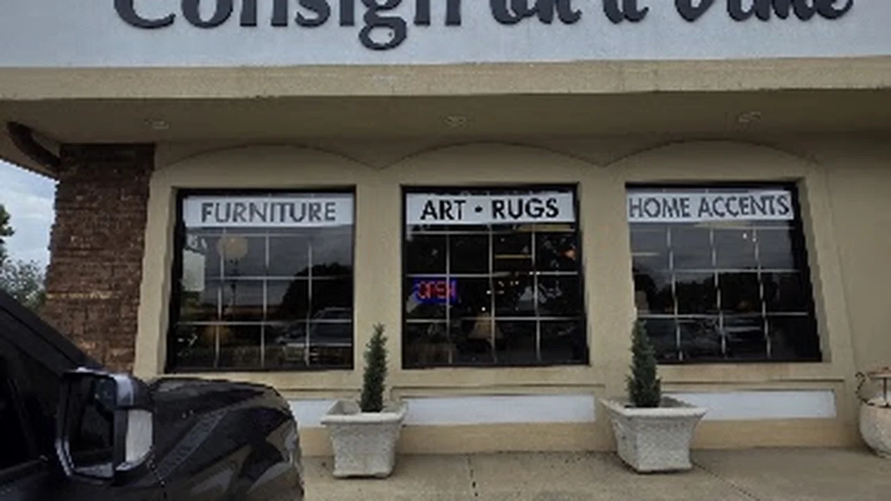 Consignment store in Cornelius, North Carolina: Consign at 28, Furniture Consignment