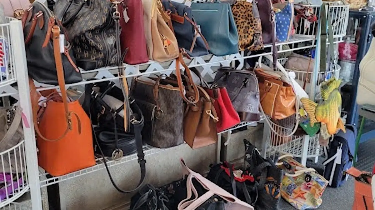Consignment store in Surfside Beach, South Carolina: Consign At 5th