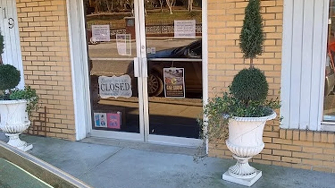Consignment store in Central, South Carolina: Consign & Design Home Furniture