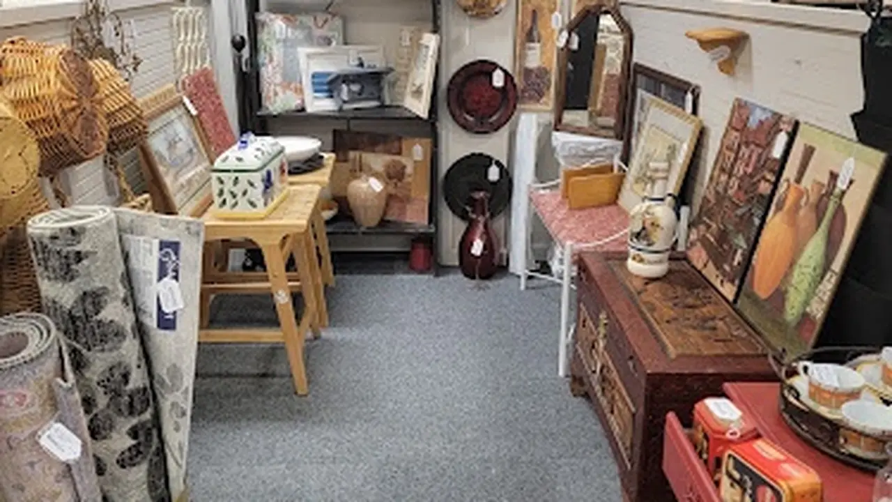 Consignment store in Gainesville, Georgia: Consign & Design Interiors