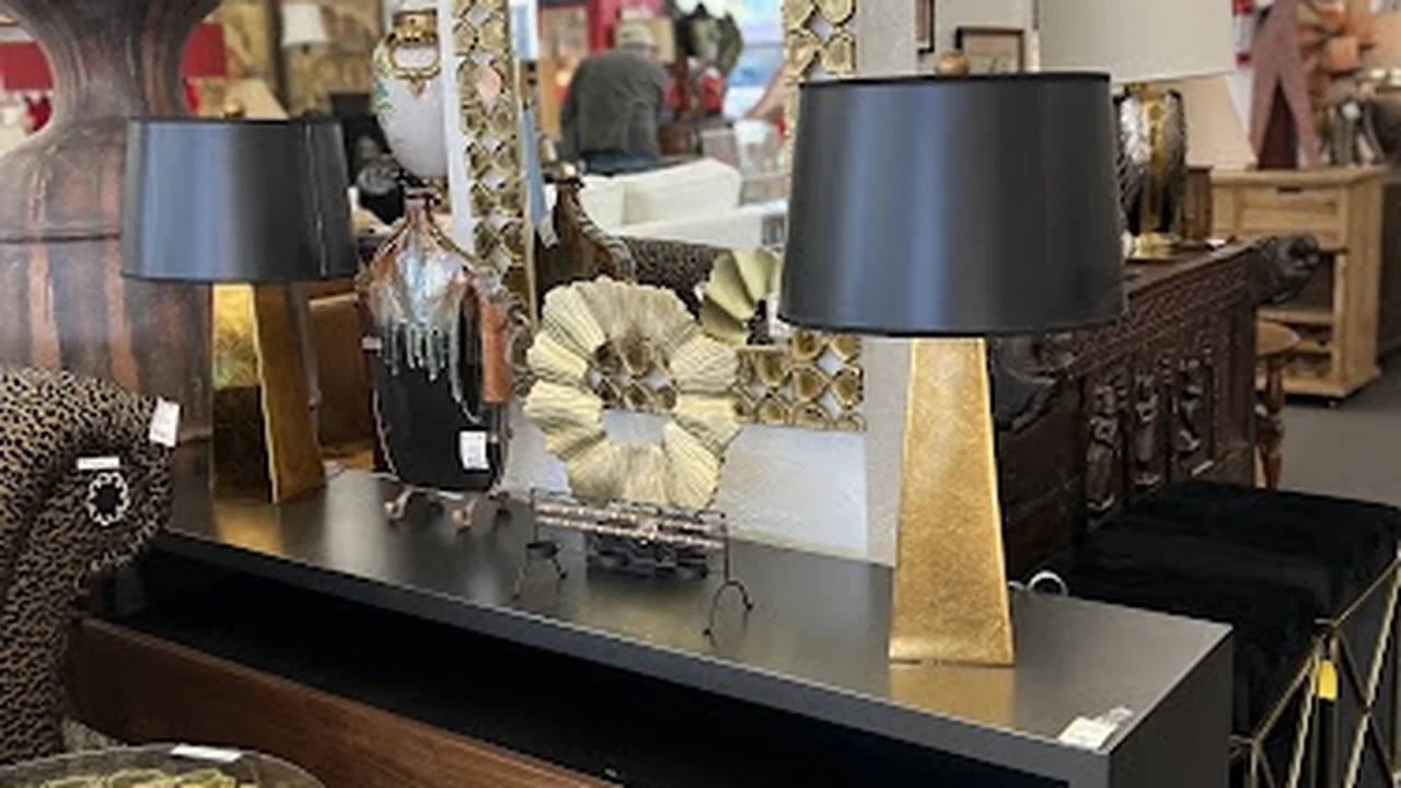 Consignment store in Rancho Mirage, California: Consign Design