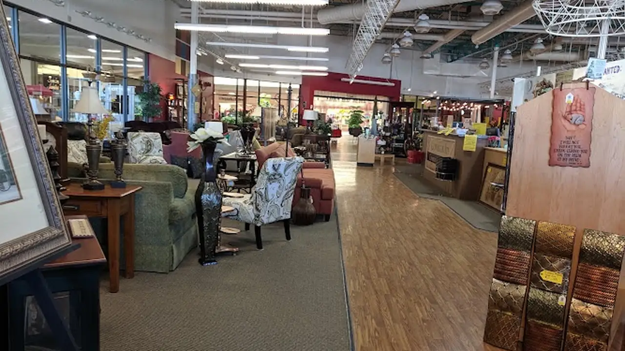 Consignment store in Green Bay, Wisconsin: Consign It! Consignment Gallery