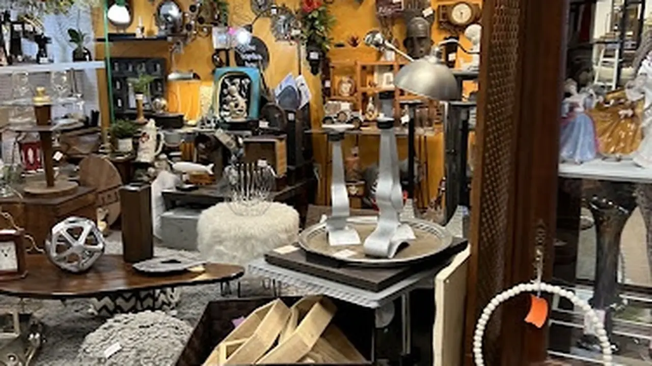 Consignment store in Toledo, Ohio: Consign It! Home Interiors