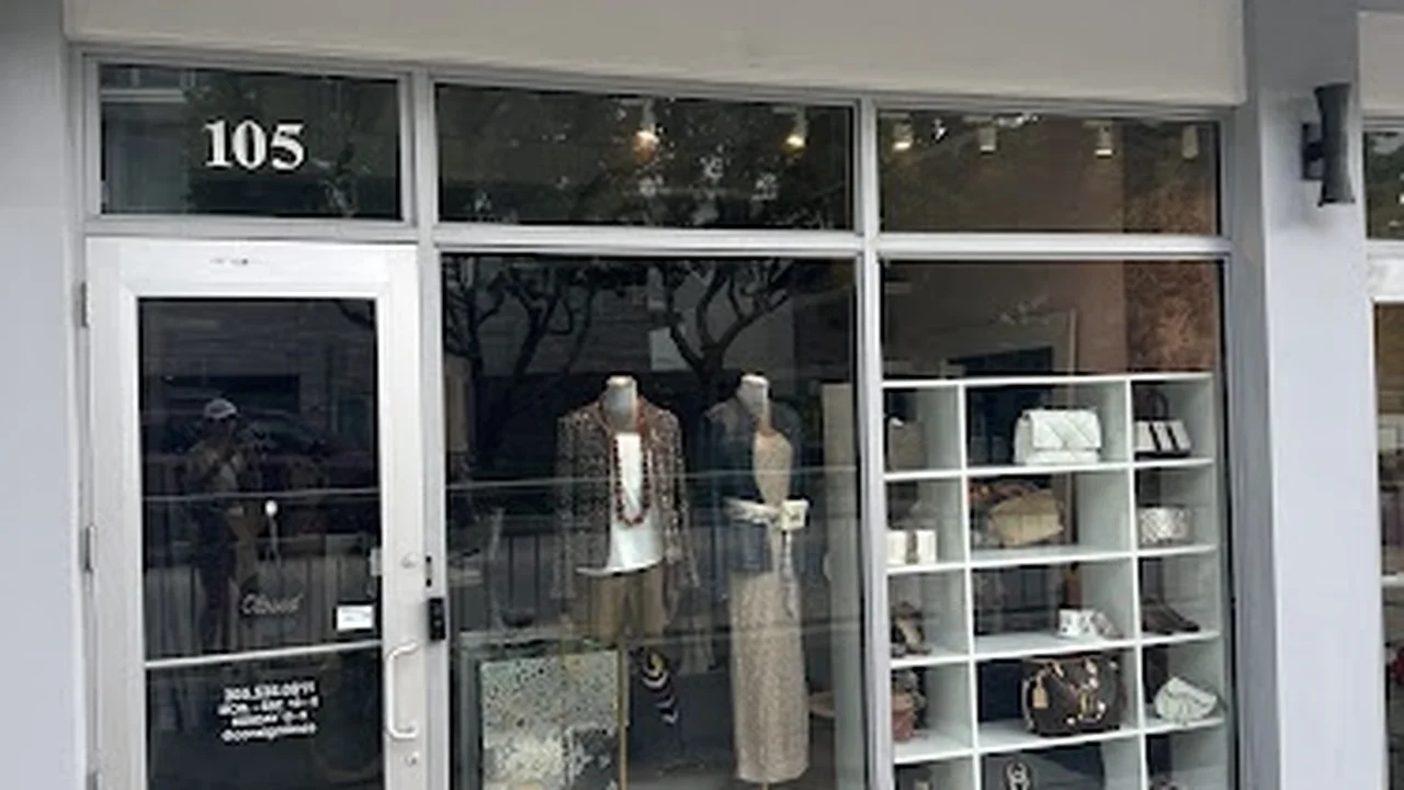 Consignment store in Miami Beach, Florida: Consign Of The Times