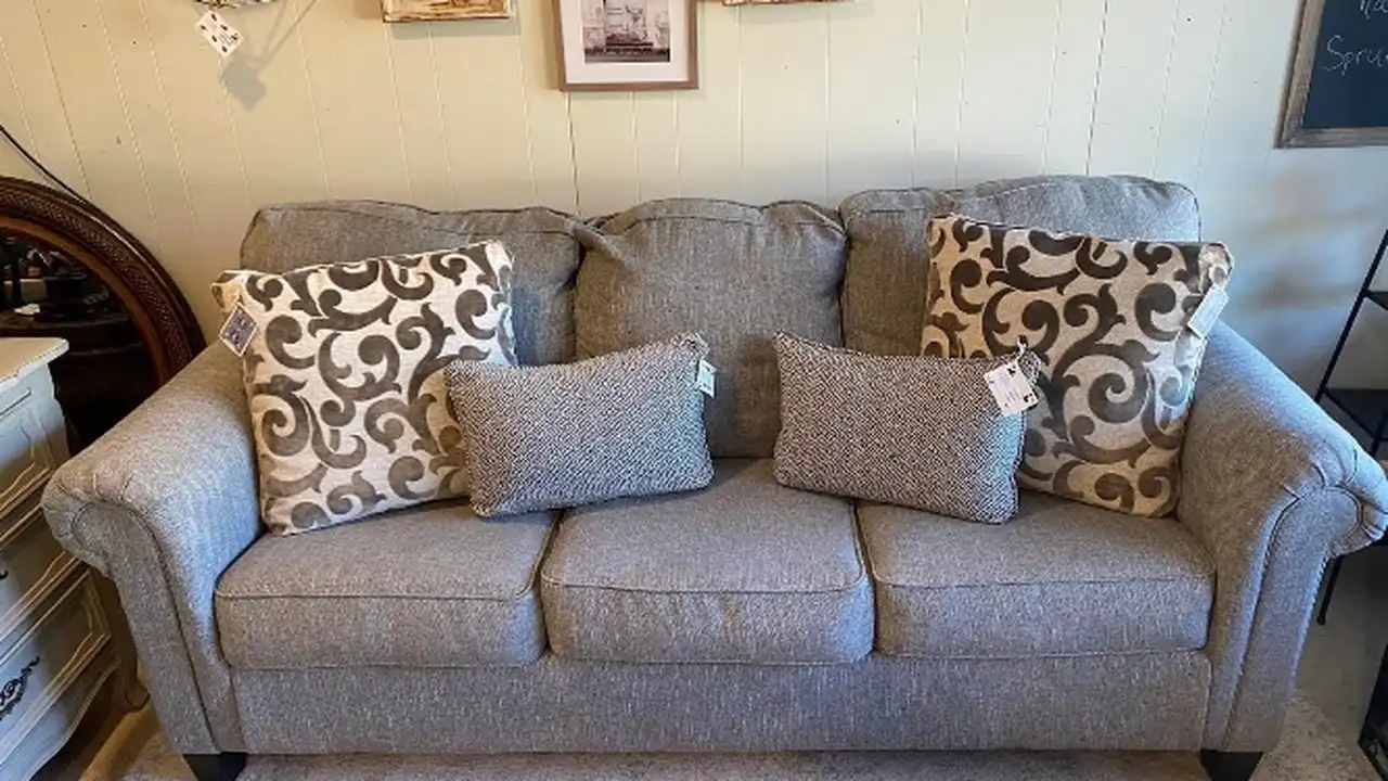 Consignment store in Trussville, Alabama: Consigning Classics