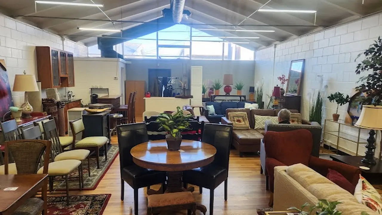 Consignment store in Indianapolis, Indiana: Consigning Indy