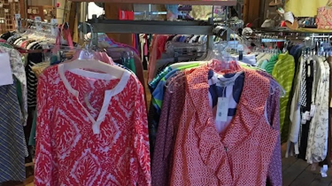 Consignment store in Brewster, Massachusetts: Consigning Women