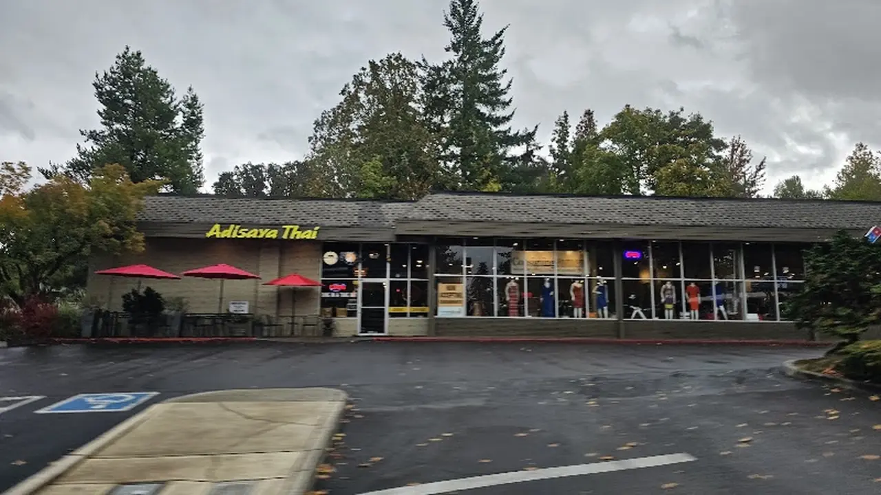 Consignment store in Lake Oswego, Oregon: Consigning Women