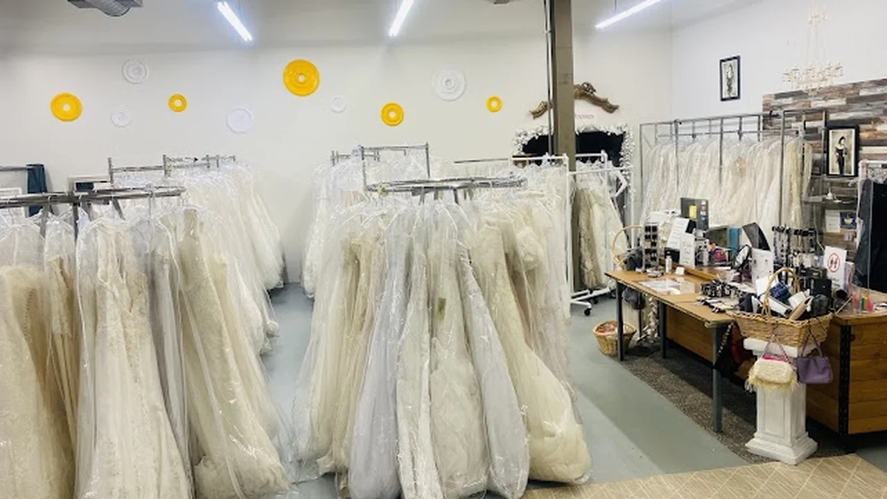 Consignment store in North Andover, Massachusetts: Consignment Bridal & Prom