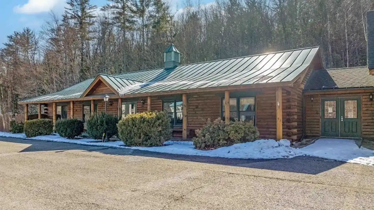 Consignment store in Marlborough, New Hampshire: Consignment Cabin
