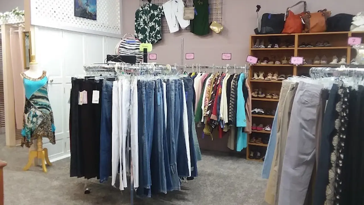 Consignment store in West Boylston, Massachusetts: Consignment Chic