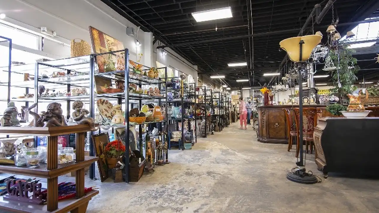 Consignment store in San Diego, California: Consignment Classics Home Furnishings