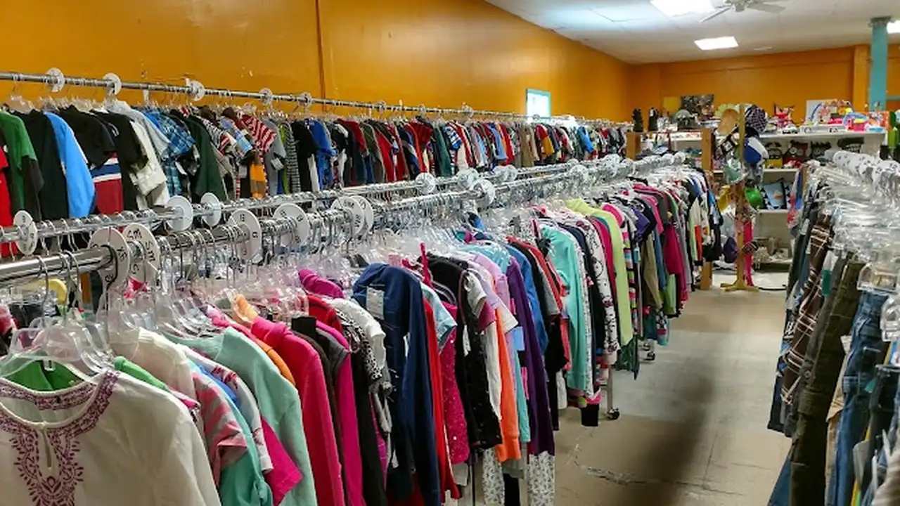 Consignment store in Spirit Lake, Iowa: Consignment Corner