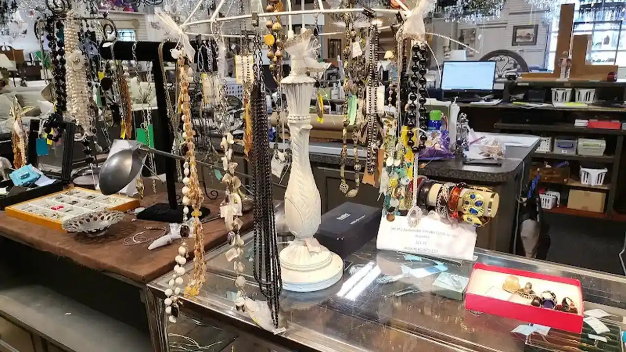 Consignment store in Chamblee, Georgia: Consignment Furniture Depot