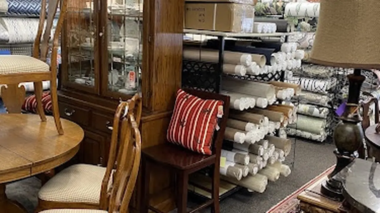 Consignment store in Nashville, Tennessee: Consignment Furniture & Furnishings, Wallpaper & Designer Home Consignments