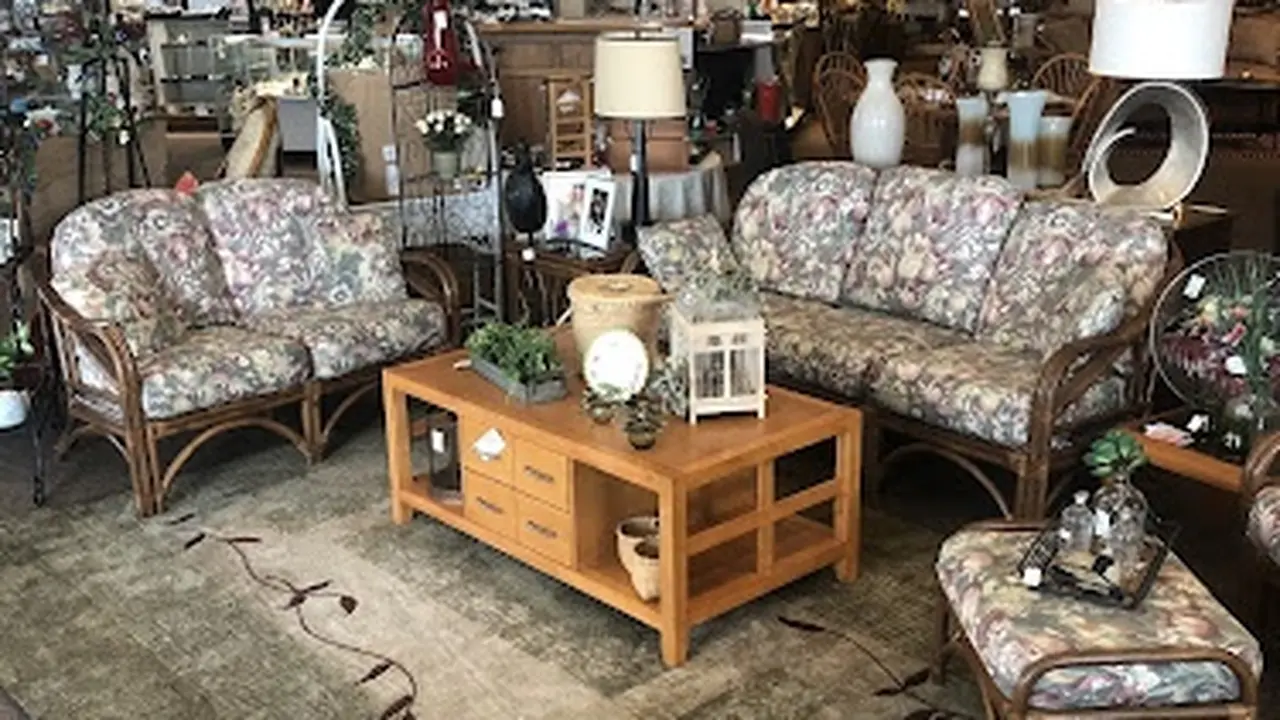 Consignment store in Nevada, Iowa: Consignment Gallery