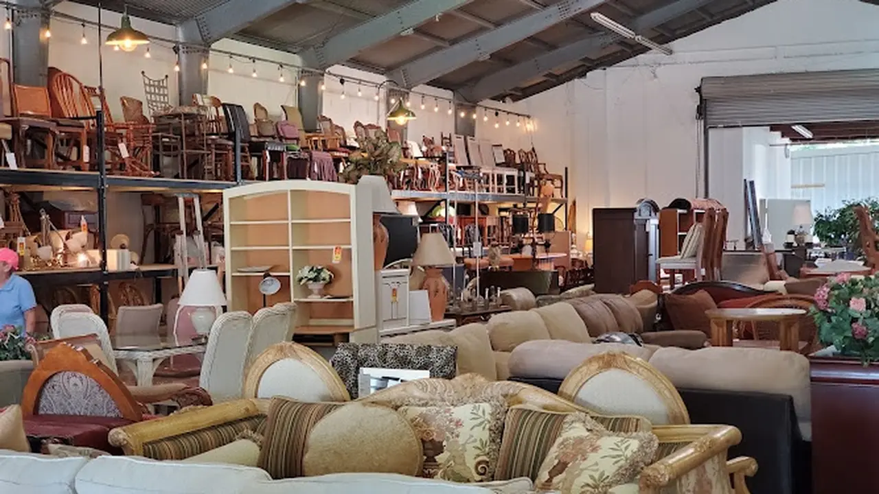 Consignment store in St. Petersburg, Florida: Consignment House
