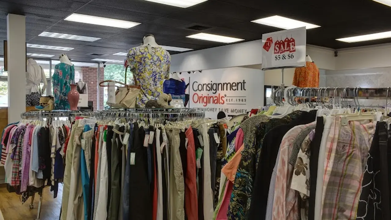 Consignment store in Avon, Connecticut: Consignment Originals