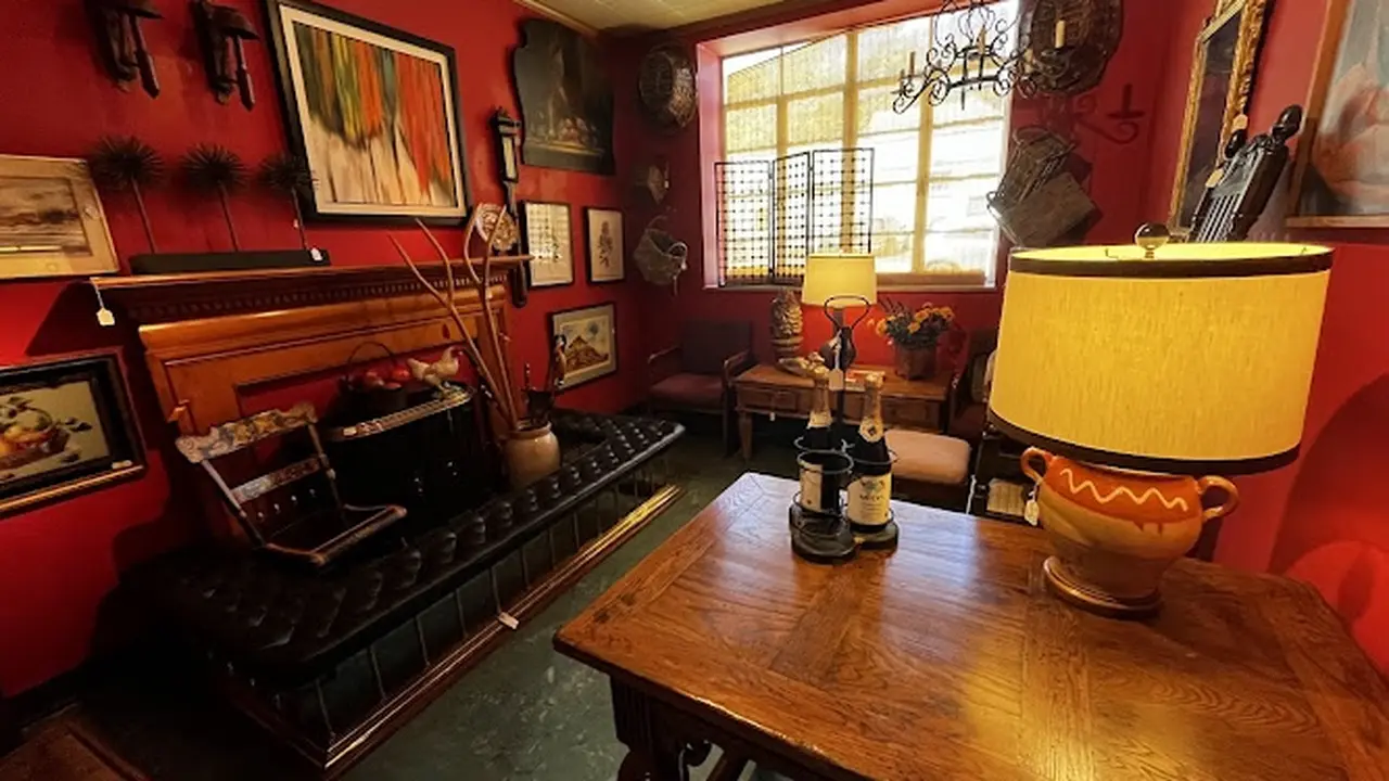 Consignment store in Memphis, Tennessee: Consignments