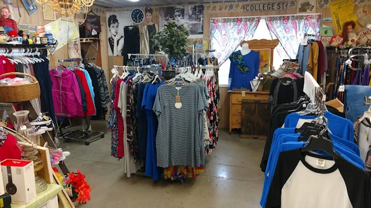 Consignment store in Cave City, Kentucky: Consignments R US