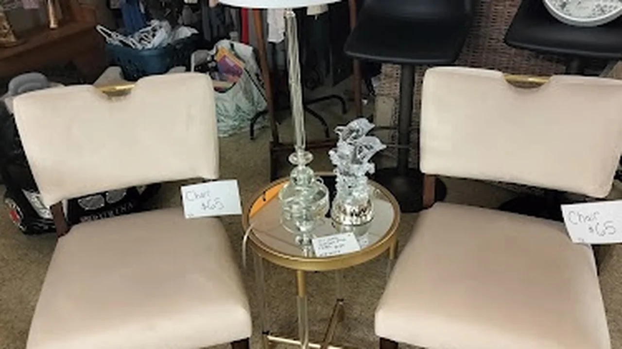 Consignment store in Tarpon Springs, Florida: Consignor's Empire