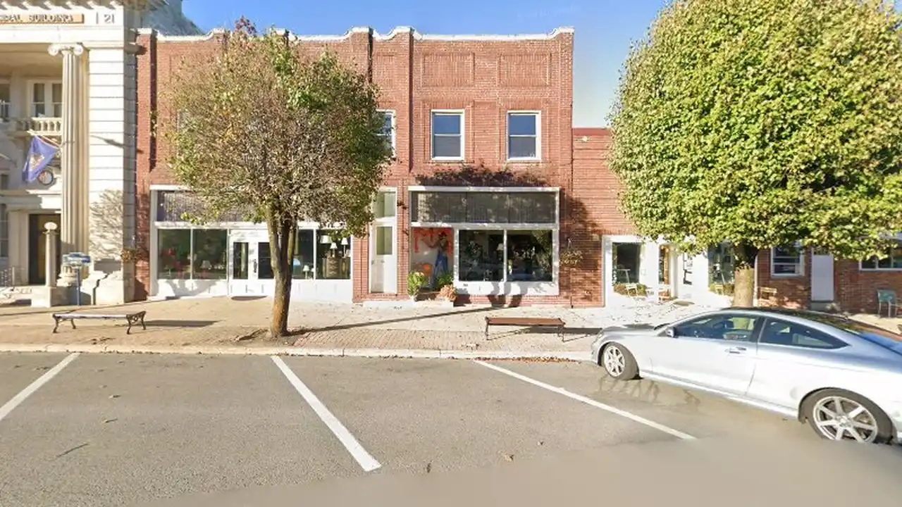 Consignment store in Brockway, Pennsylvania: Cool & Collected Consignment