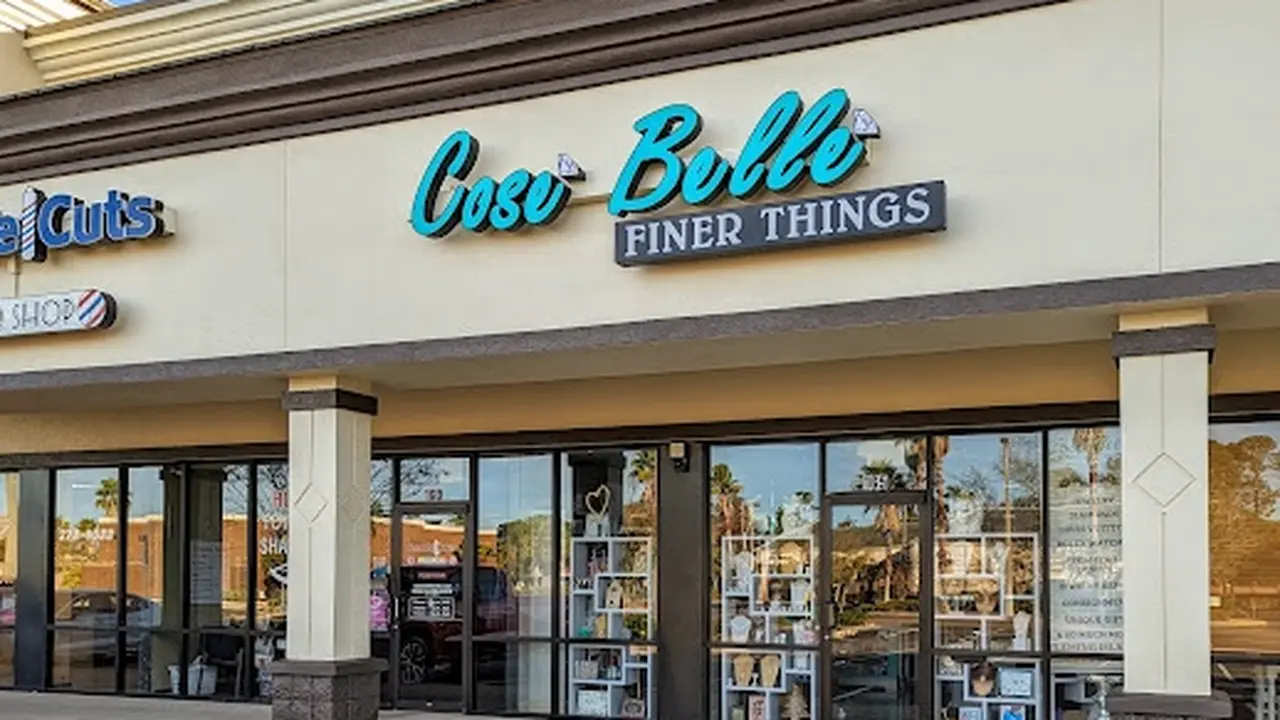 Consignment store in Fleming Island, Florida: Cose Belle