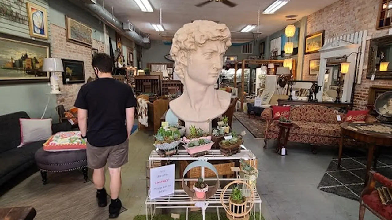 Consignment store in Tarpon Springs, Florida: Court of Two Sisters Antiques