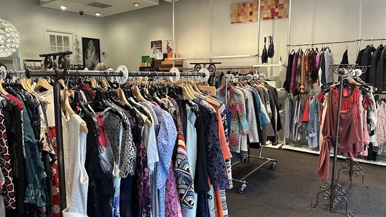 Consignment store in Houston, Texas: COUTURE BLOWOUT