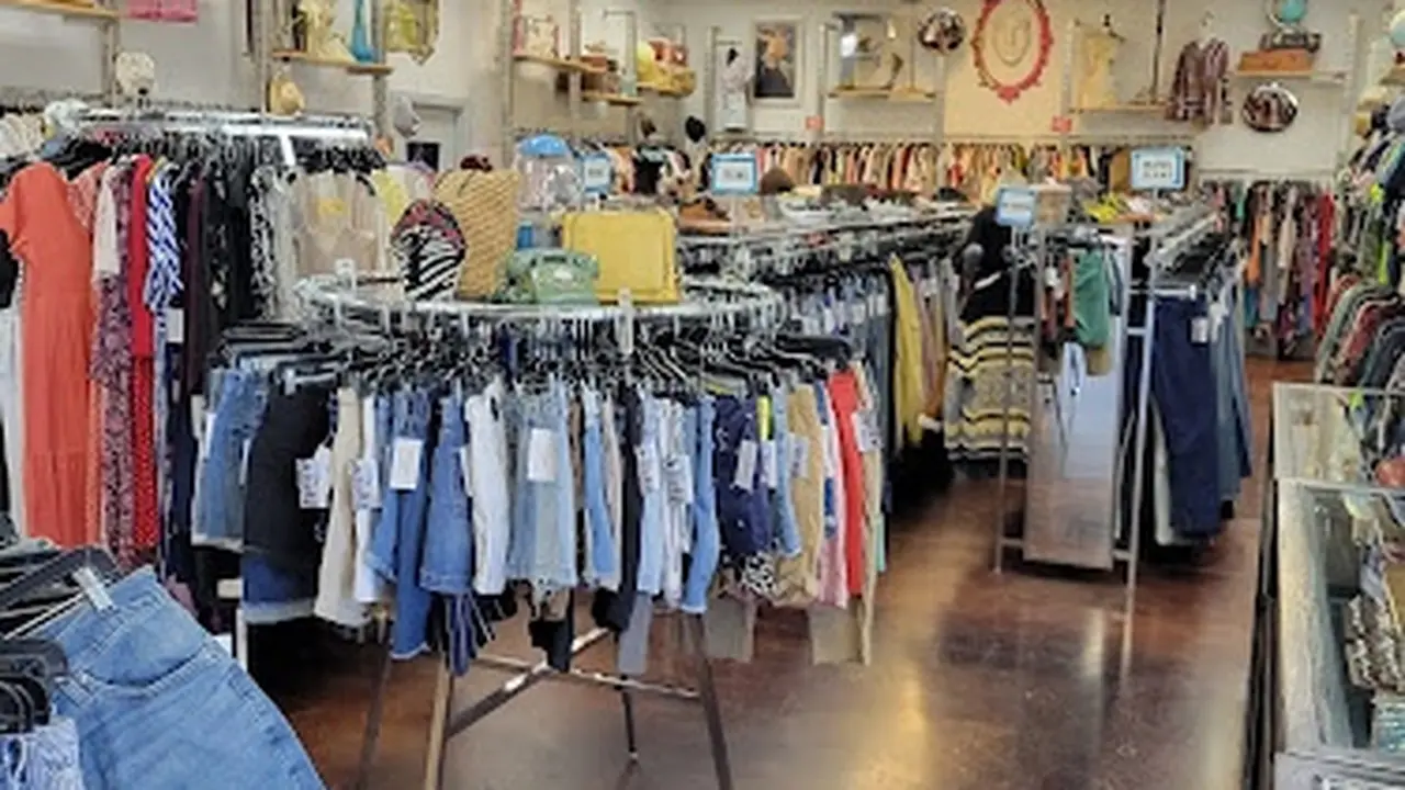Consignment store in St. George, Utah: Coyote Exchange