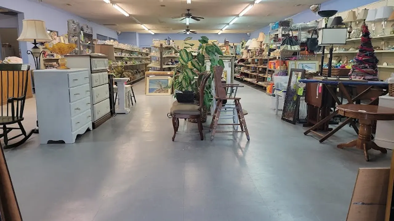 Consignment store in Supply, North Carolina: Cozy Cottage Consignment and Thrift