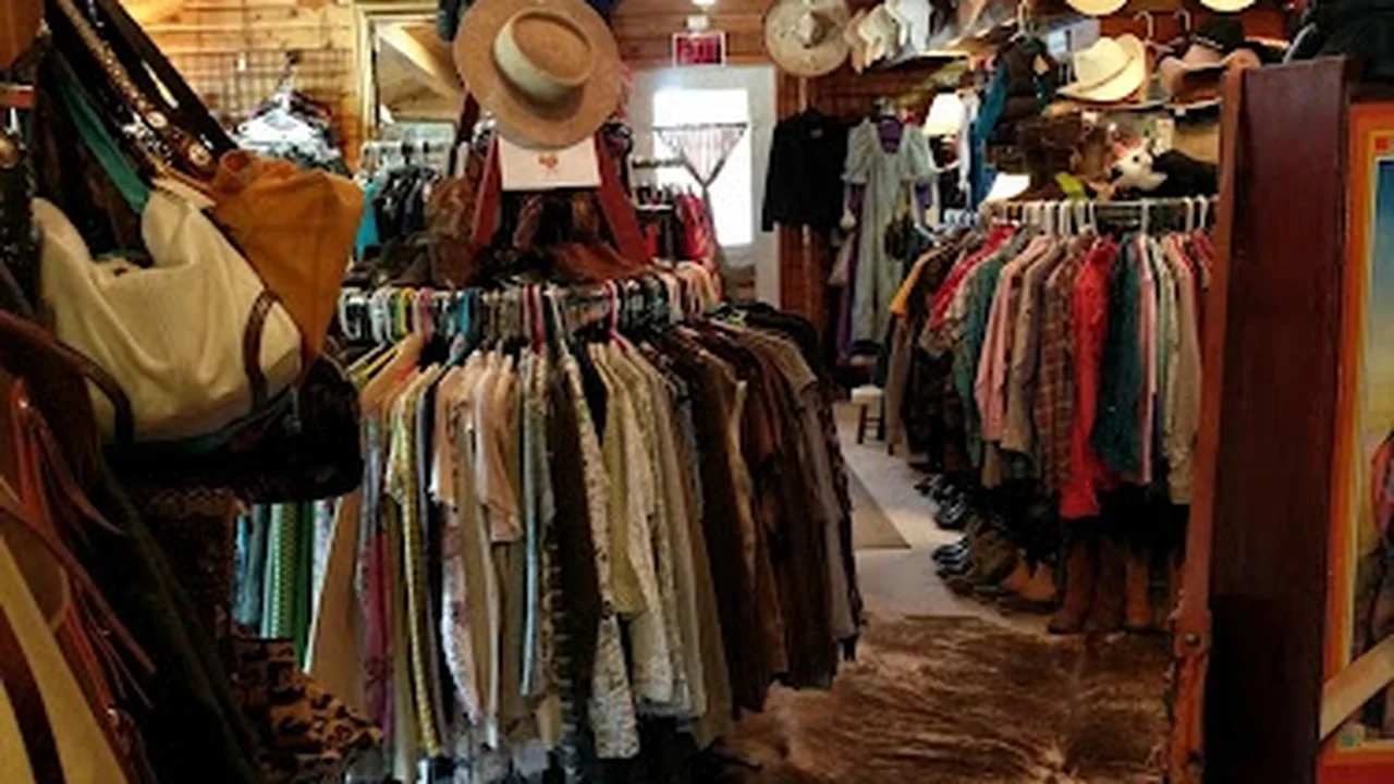 Consignment store in Lolo, Montana: Crazy Horse Consignment